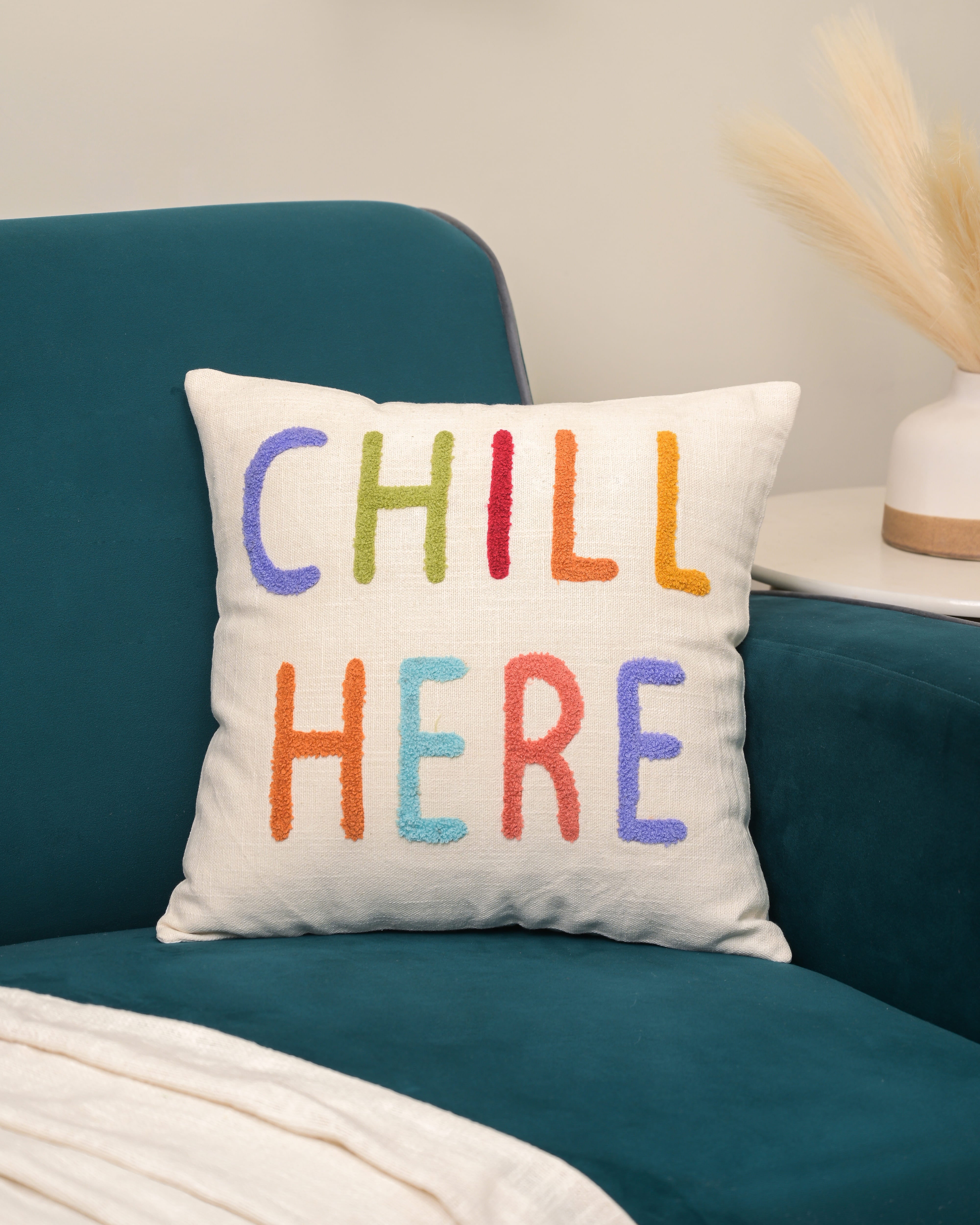 Chill Here – The Ultimate Cozy Cushion Cover!