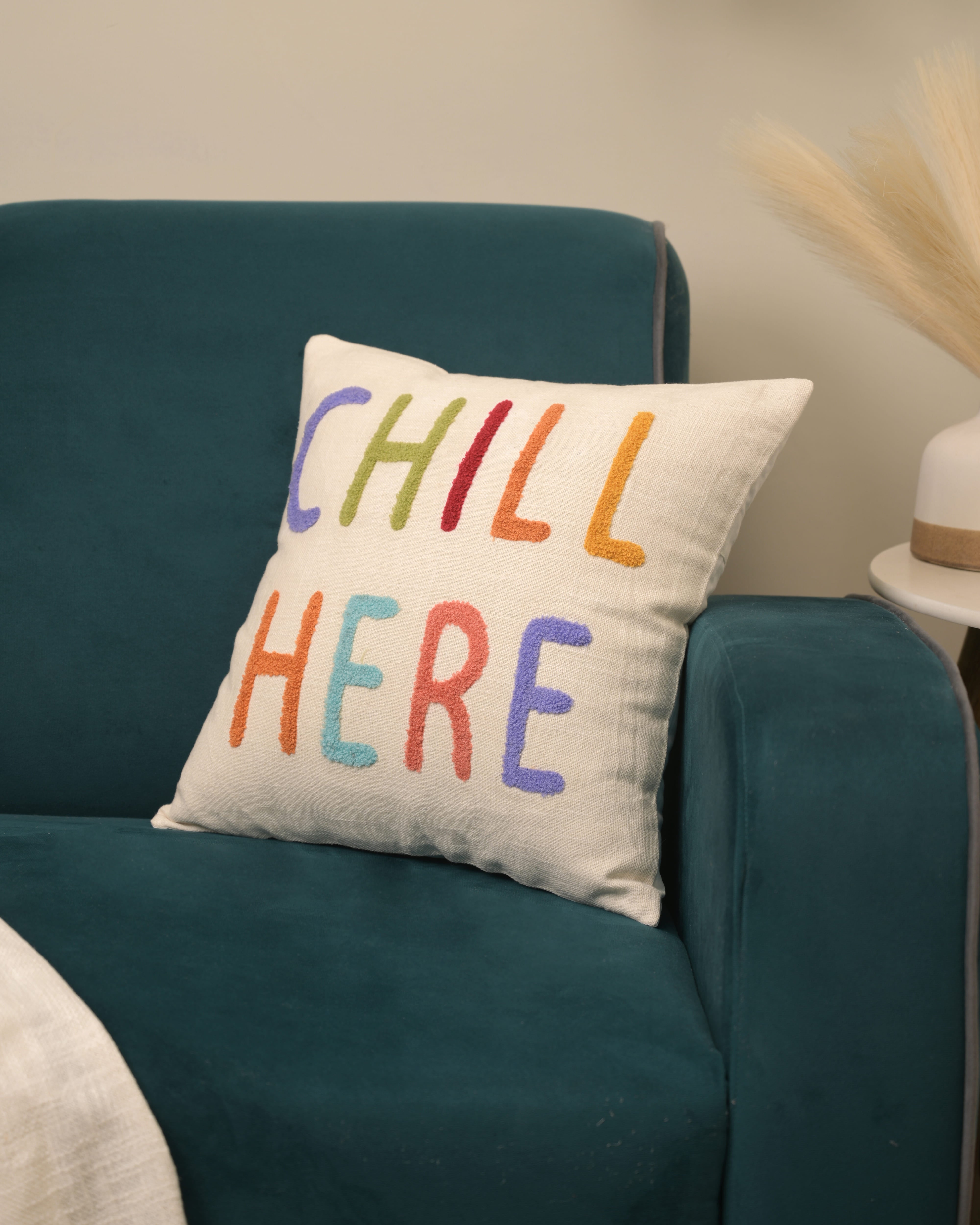Chill Here – The Ultimate Cozy Cushion Cover!